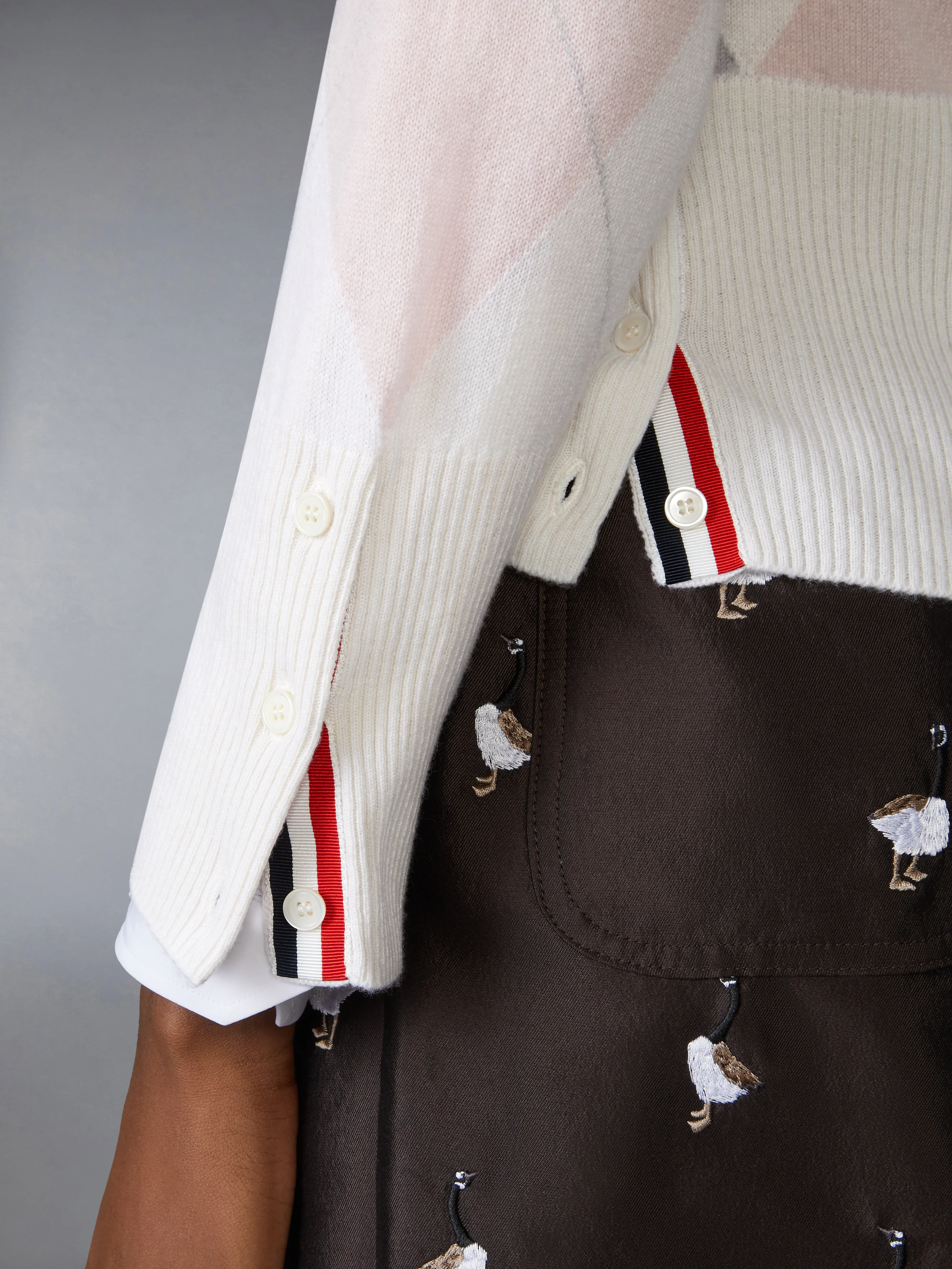 ARGYLE INTARSIA CASHMERE V NECK CARDIGAN - Image 4