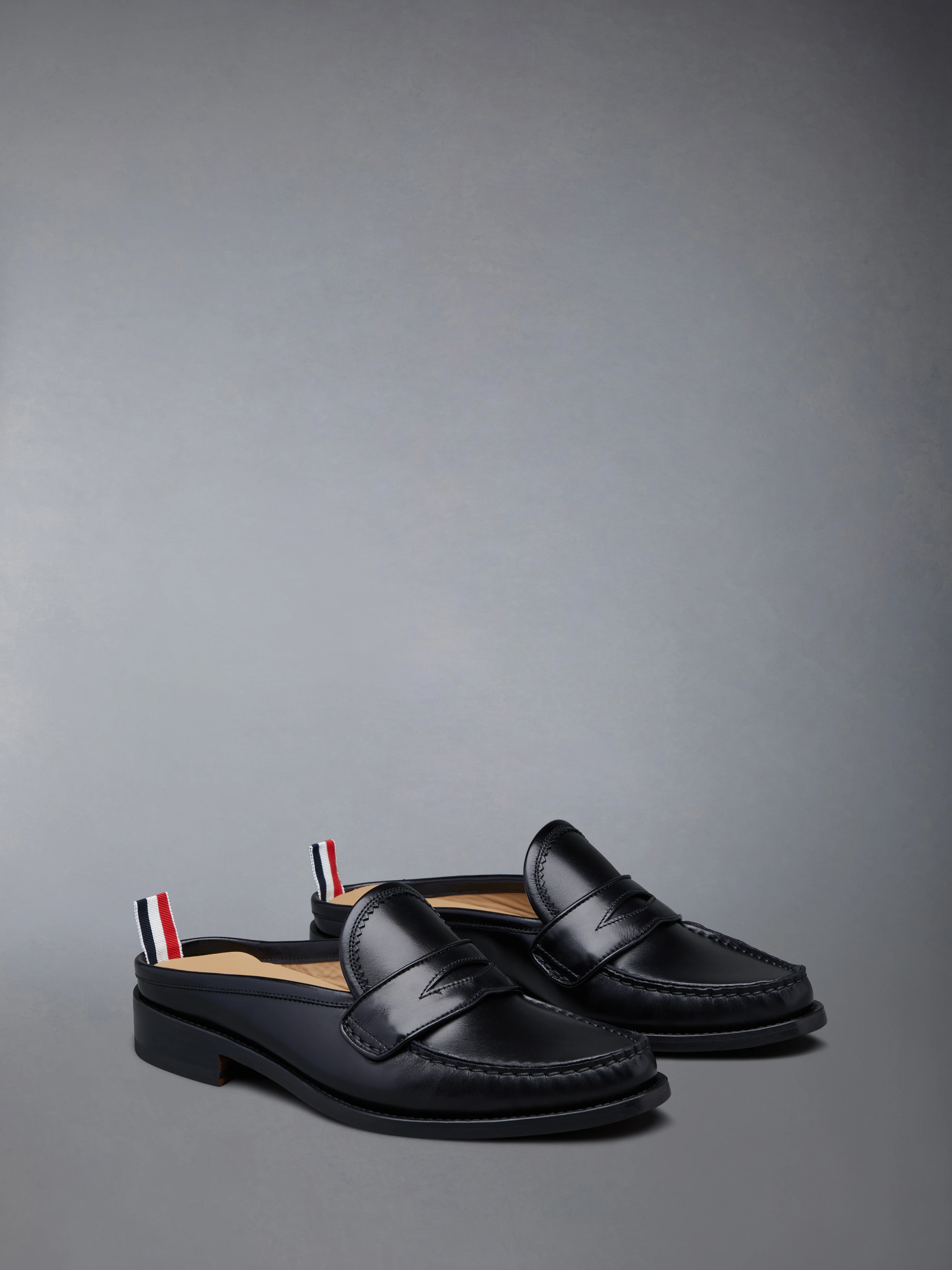 CALF LEATHER SOLE PLEATED PENNY LOAFER - Image 2