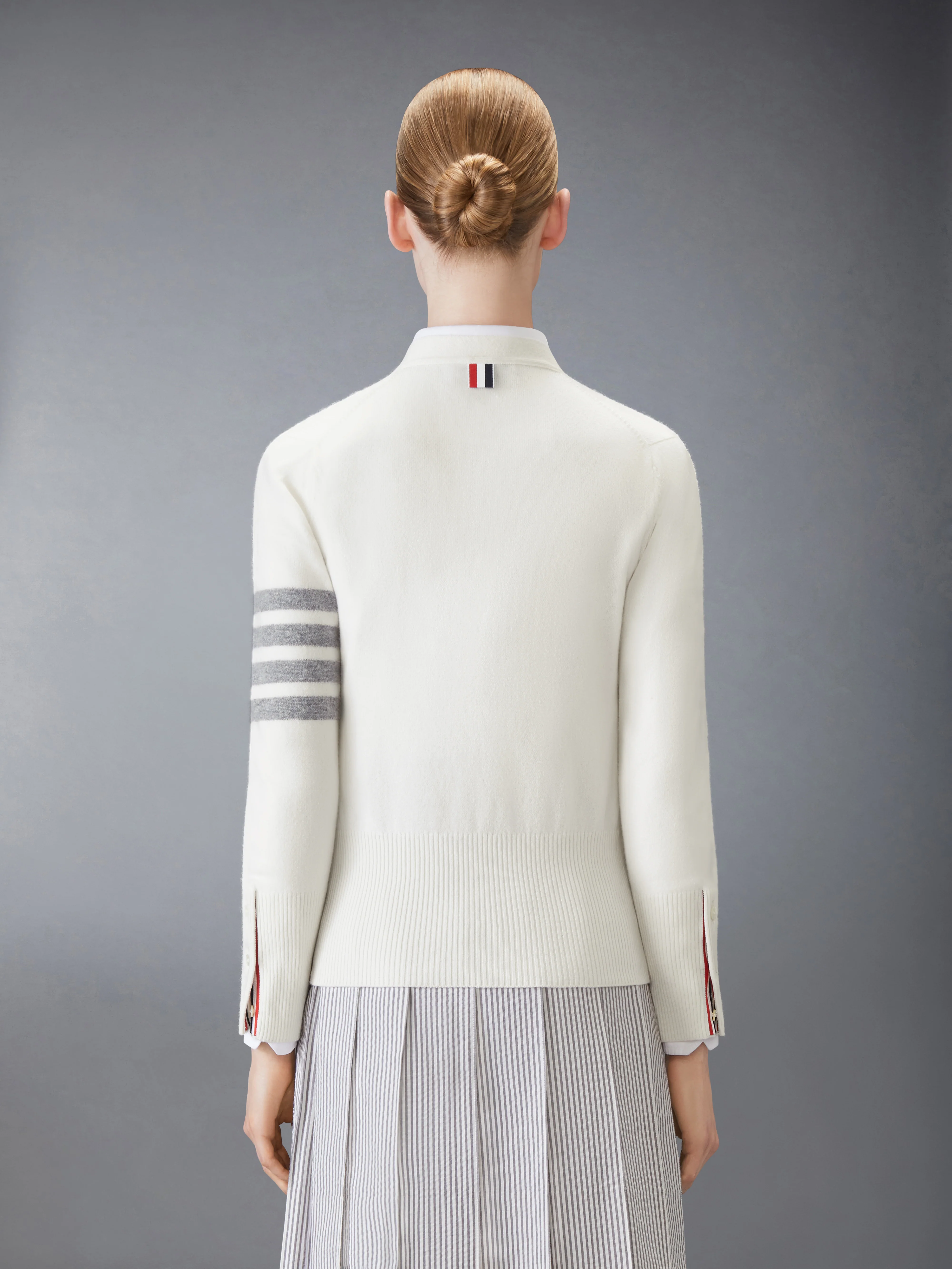 CLASSIC CASHMERE 4-BAR V-NECK CARDIGAN - Image 2