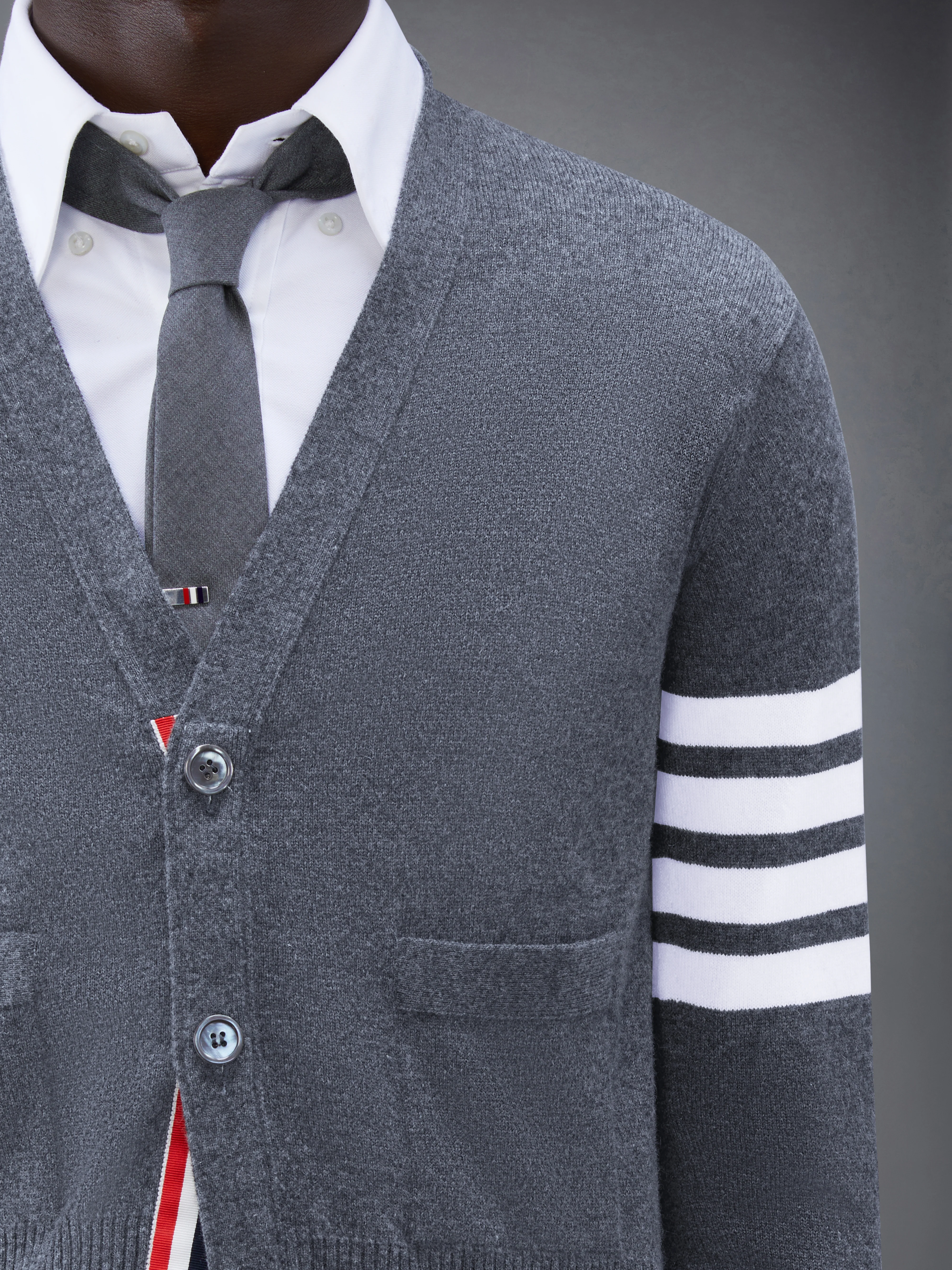 CLASSIC CASHMERE 4-BAR V-NECK CARDIGAN - Image 5