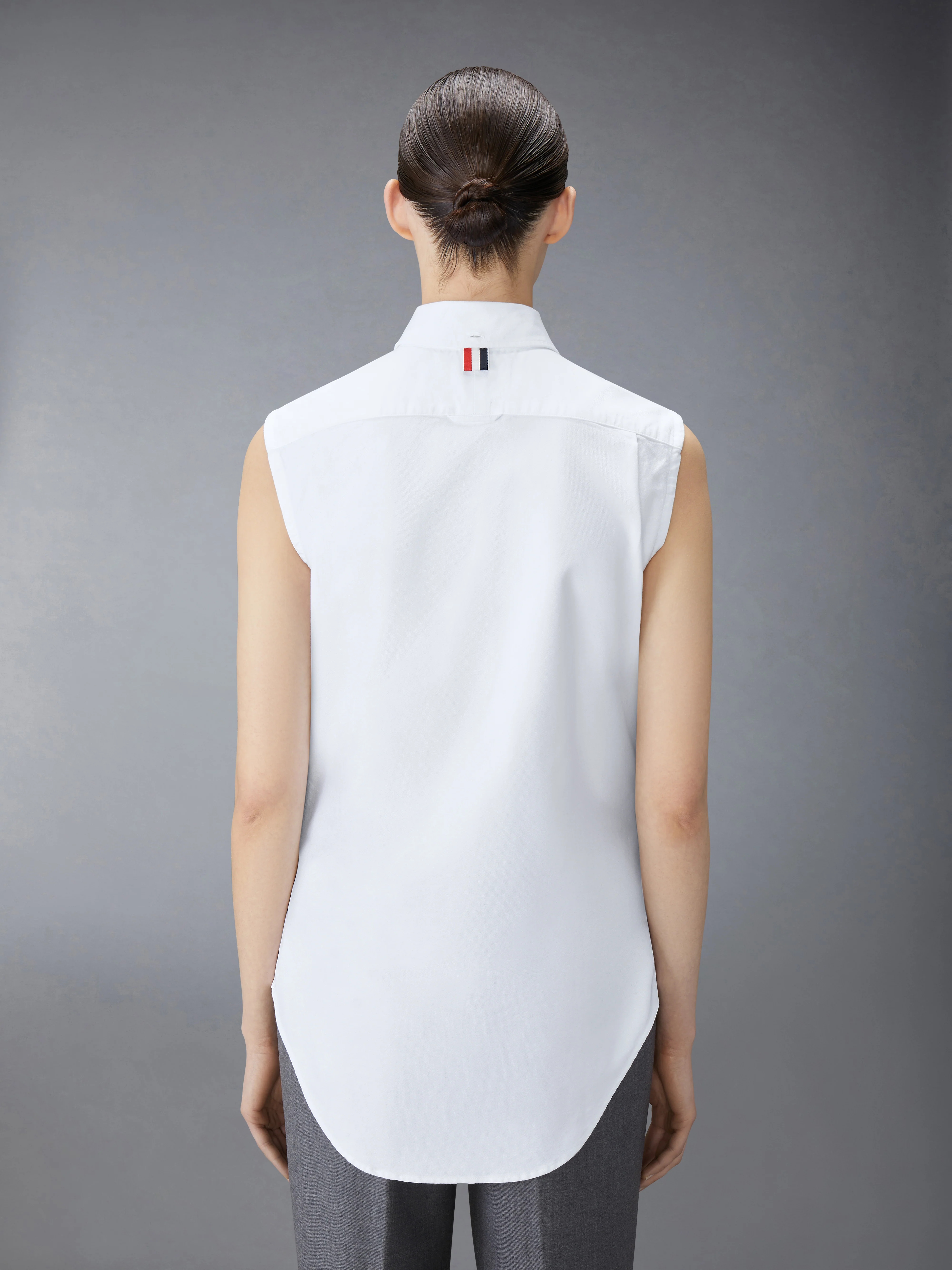 CLASSIC SLEEVELESS OXFORD SHIRT - Image 3