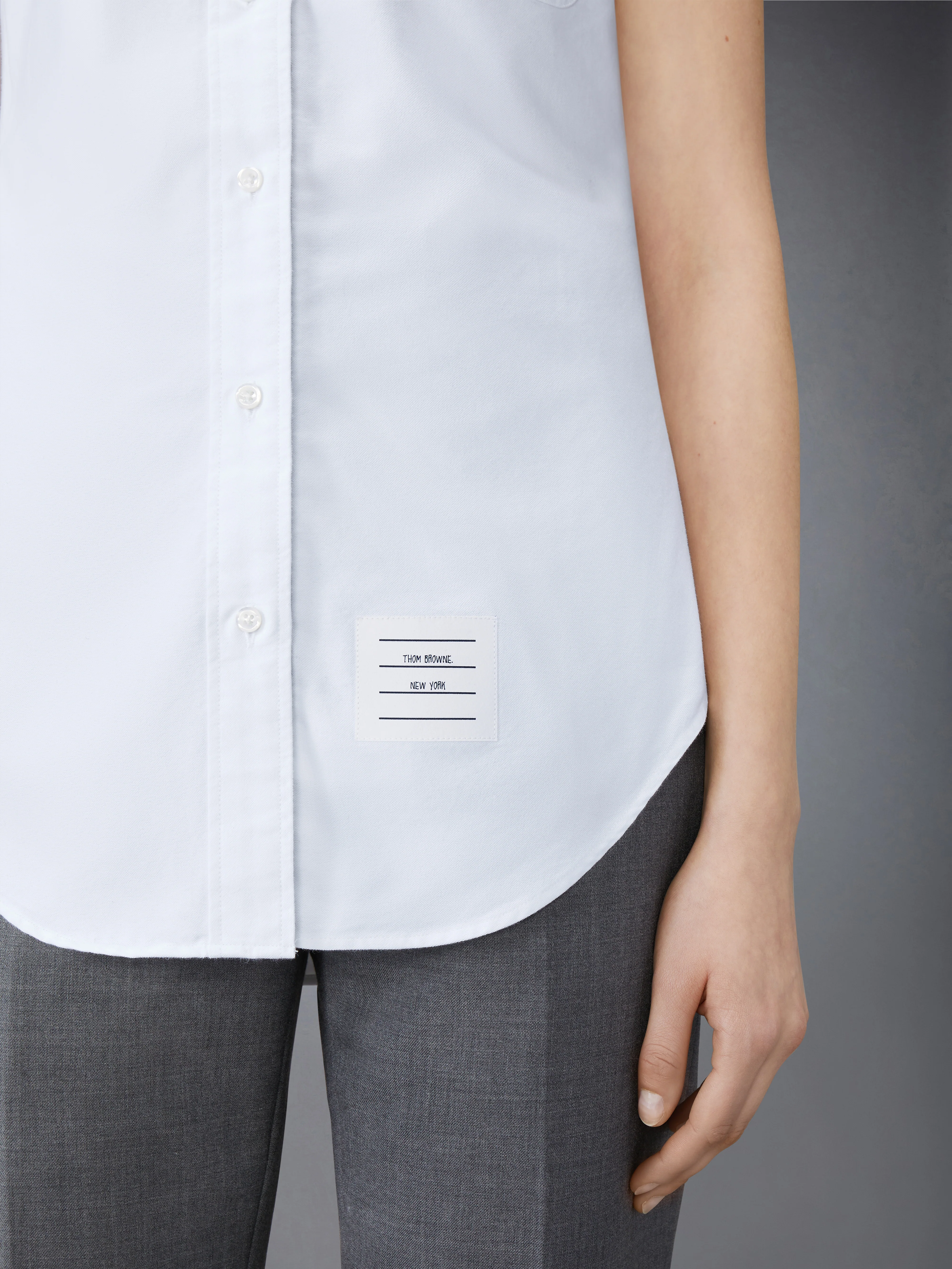 CLASSIC SLEEVELESS OXFORD SHIRT - Image 6