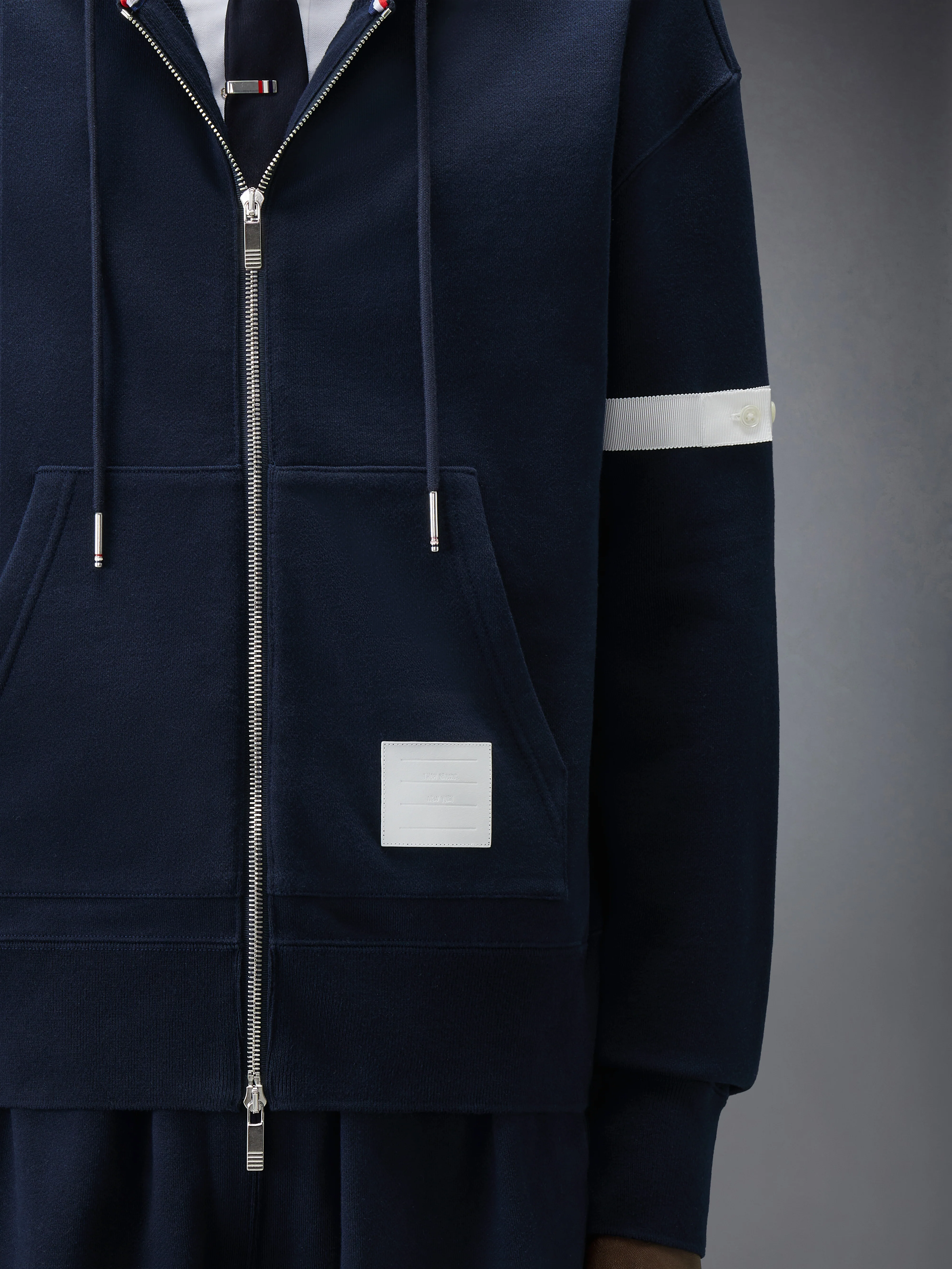 LOOPBACK JERSEY ARMBAND RELAXED ZIP UP HOODIE - Image 4