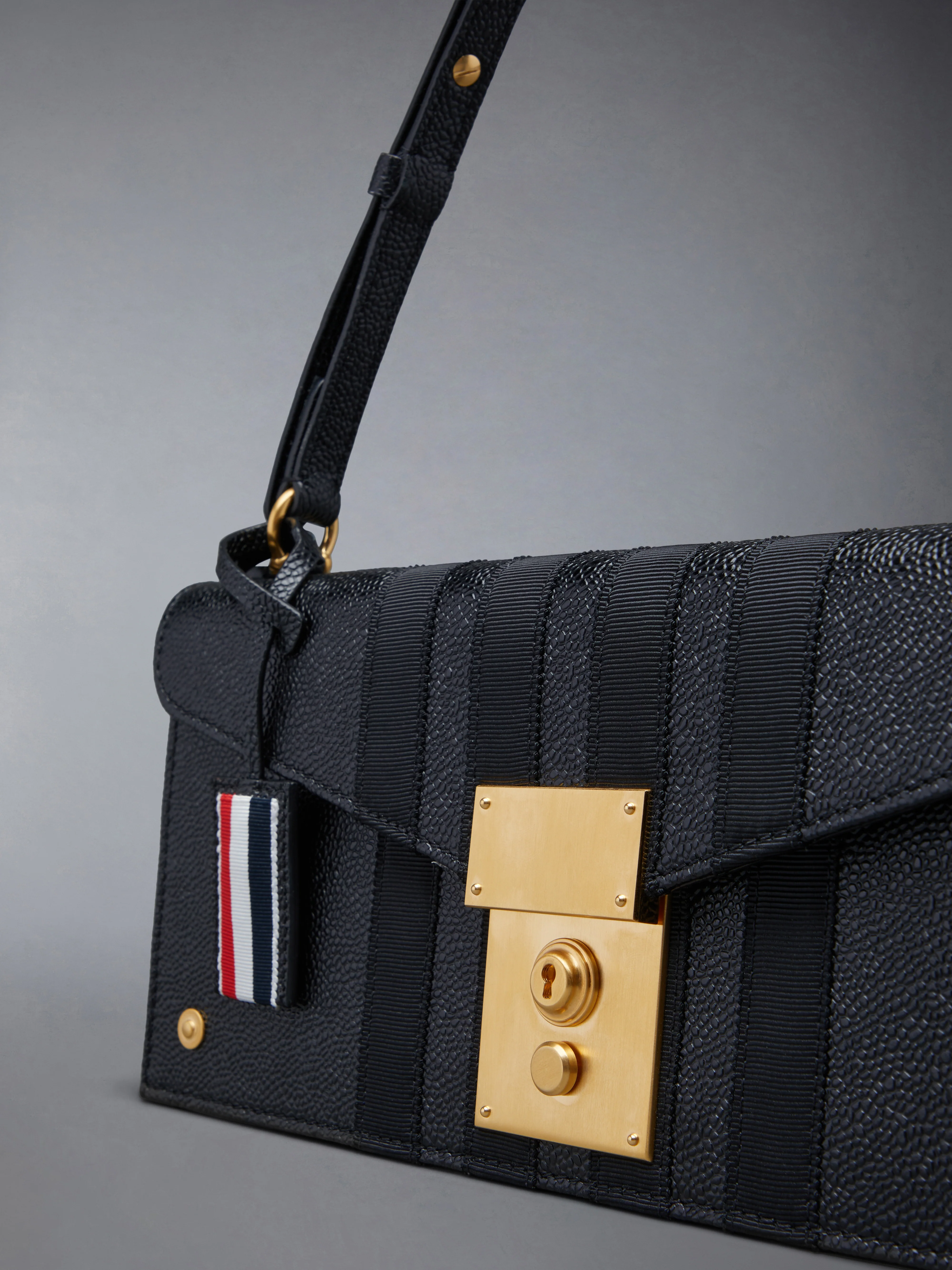 MRS. THOM 4-BAR CLUTCH IN PEBBLE GRAIN LEATHER - Image 6