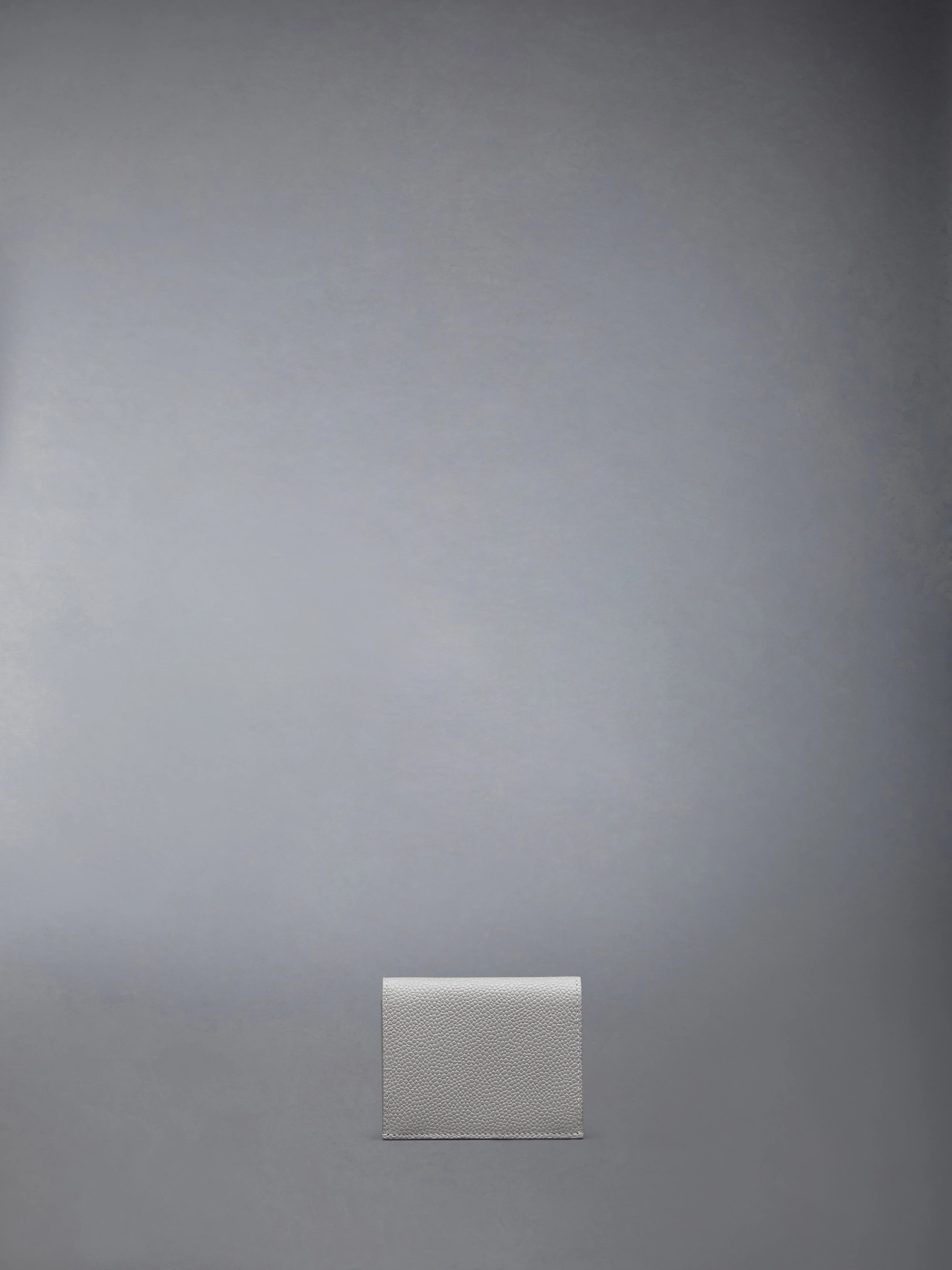 PEBBLE GRAIN DOUBLE CARD HOLDER - Image 2