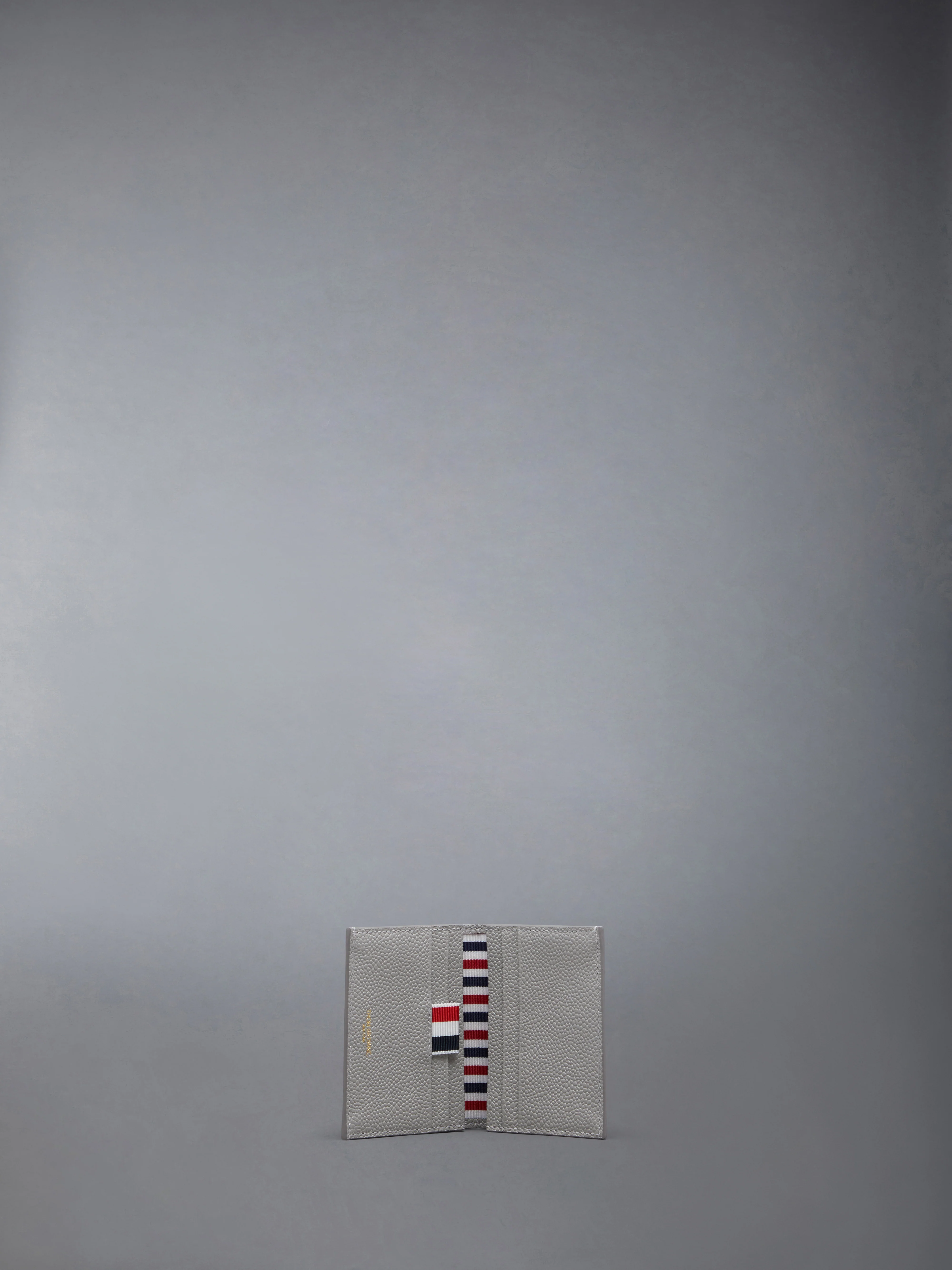 PEBBLE GRAIN DOUBLE CARD HOLDER - Image 3