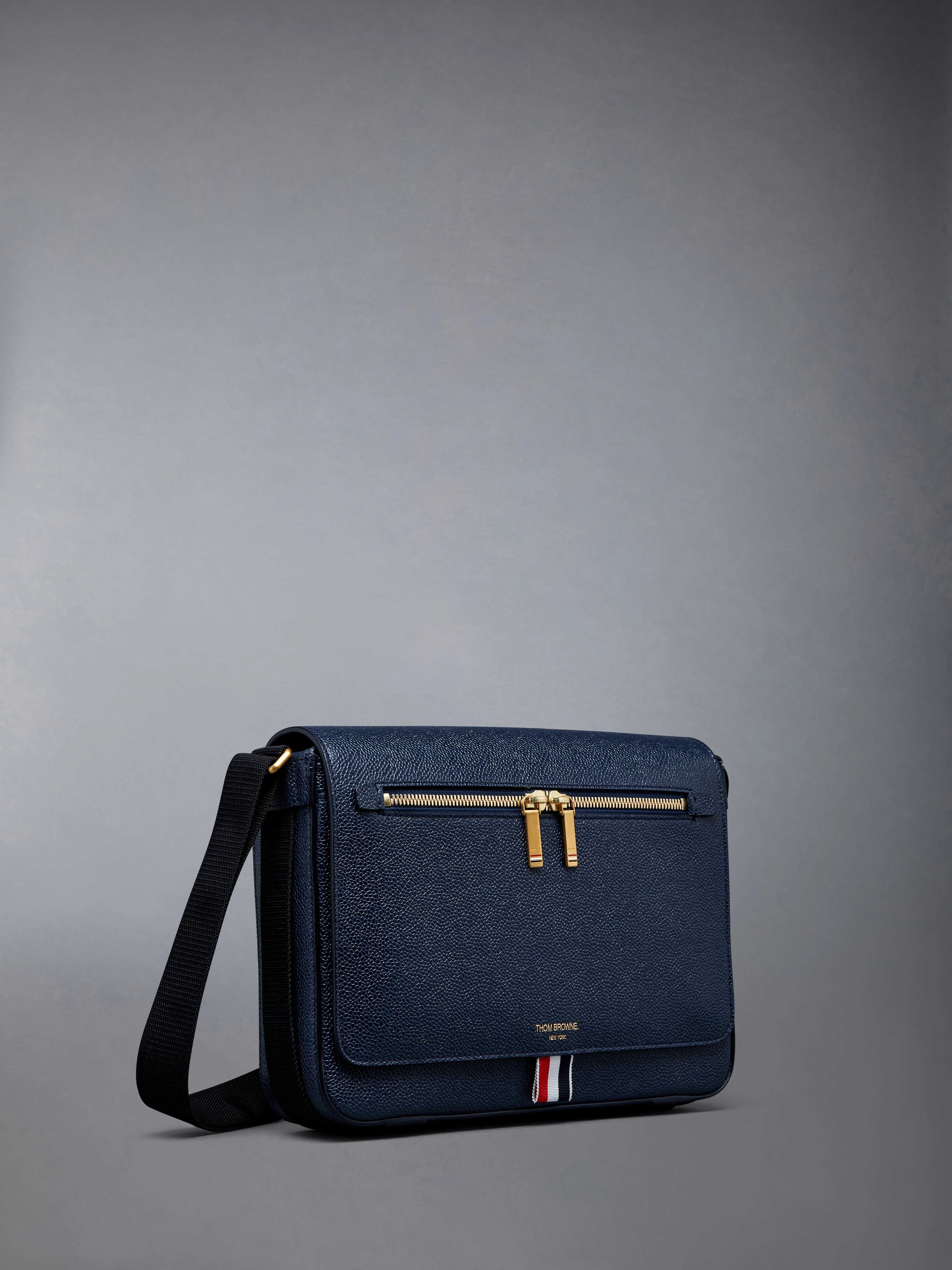 PEBBLE GRAIN REPORTER BAG - Image 2