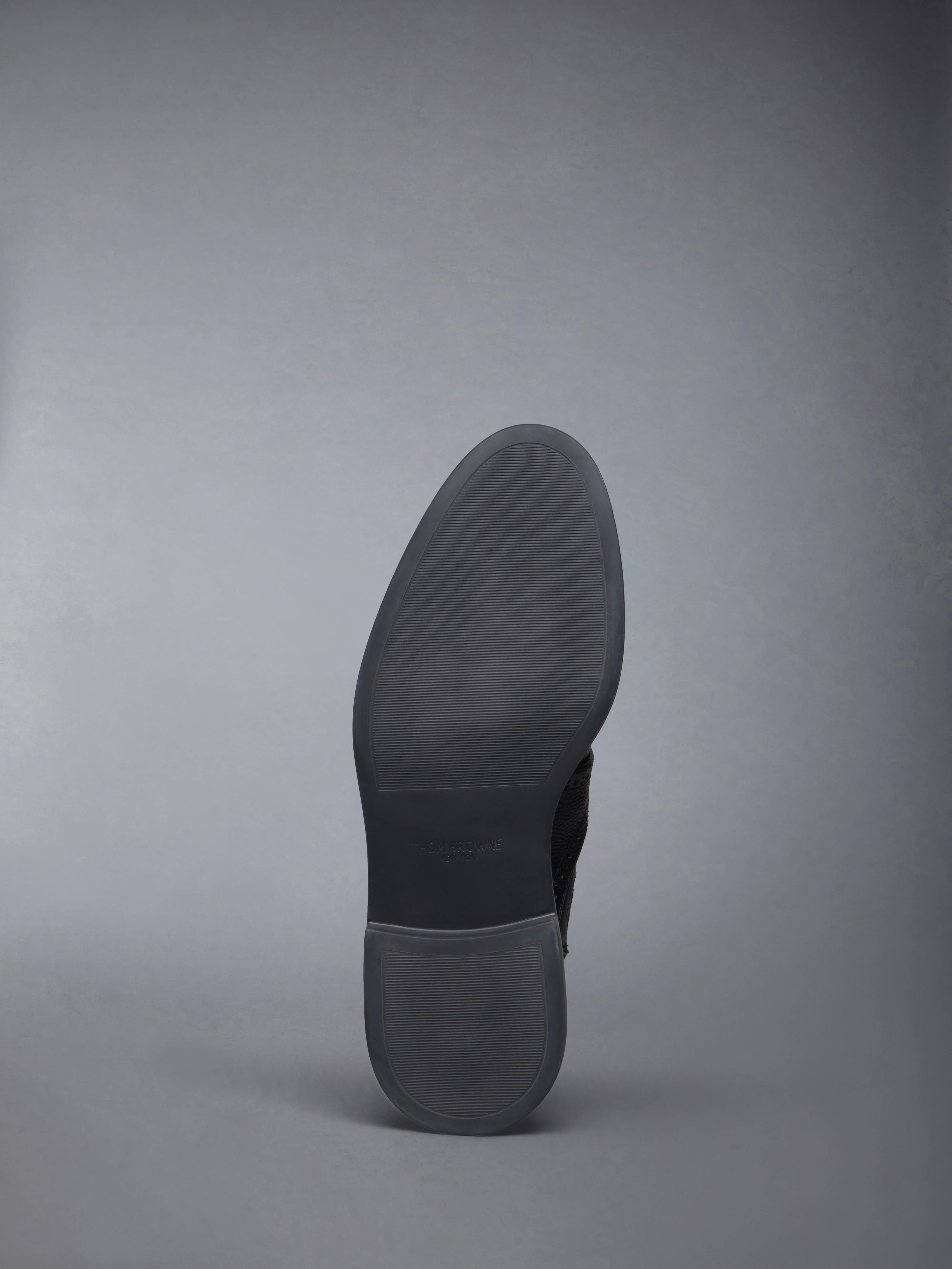 PEBBLE GRAIN RUBBER SOLE BROGUE BOW CHELSEA BOOT - Image 6