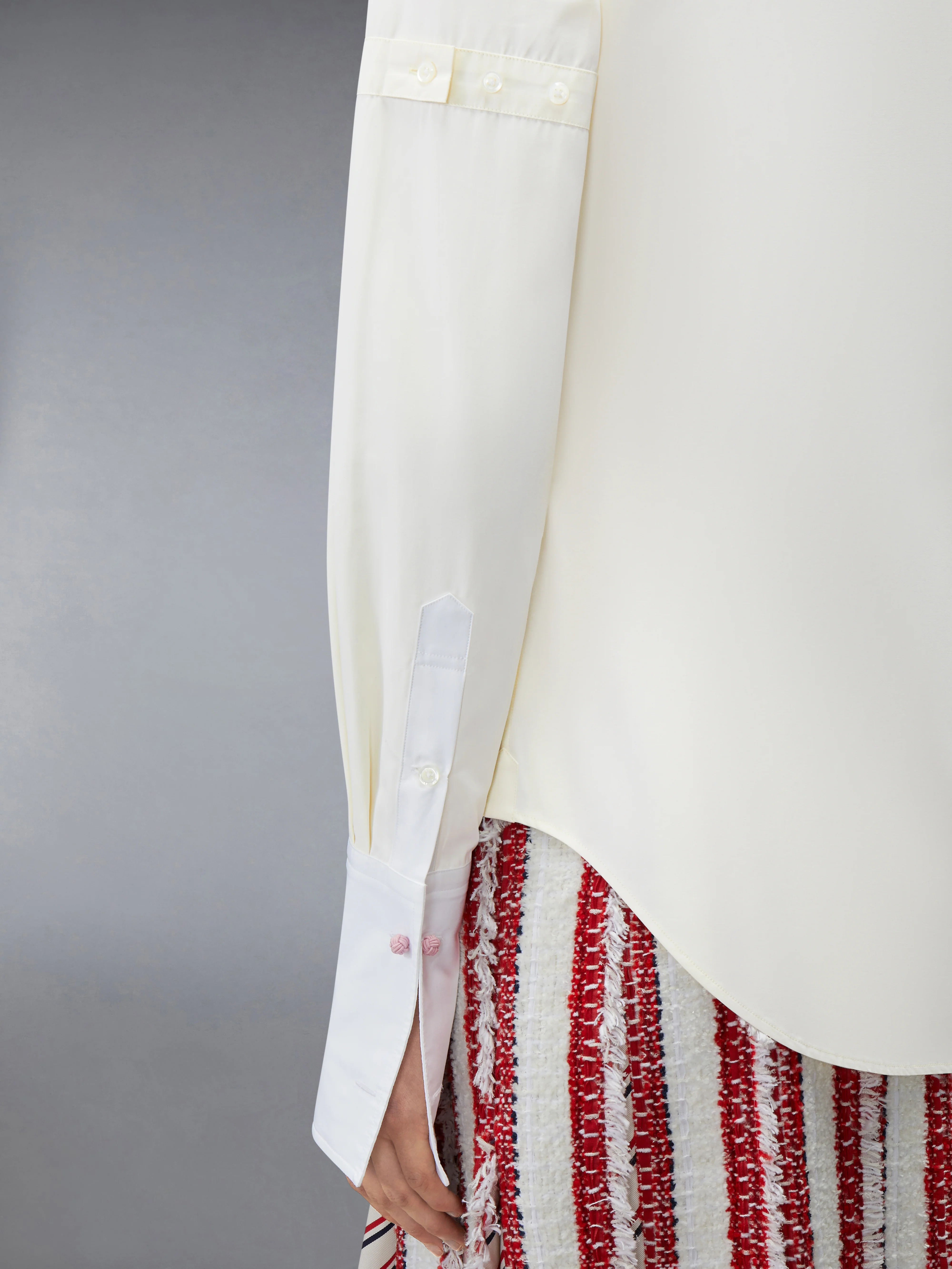 SOLID POPLIN ARMBAND FRENCH CUFF SHIRT - Image 6