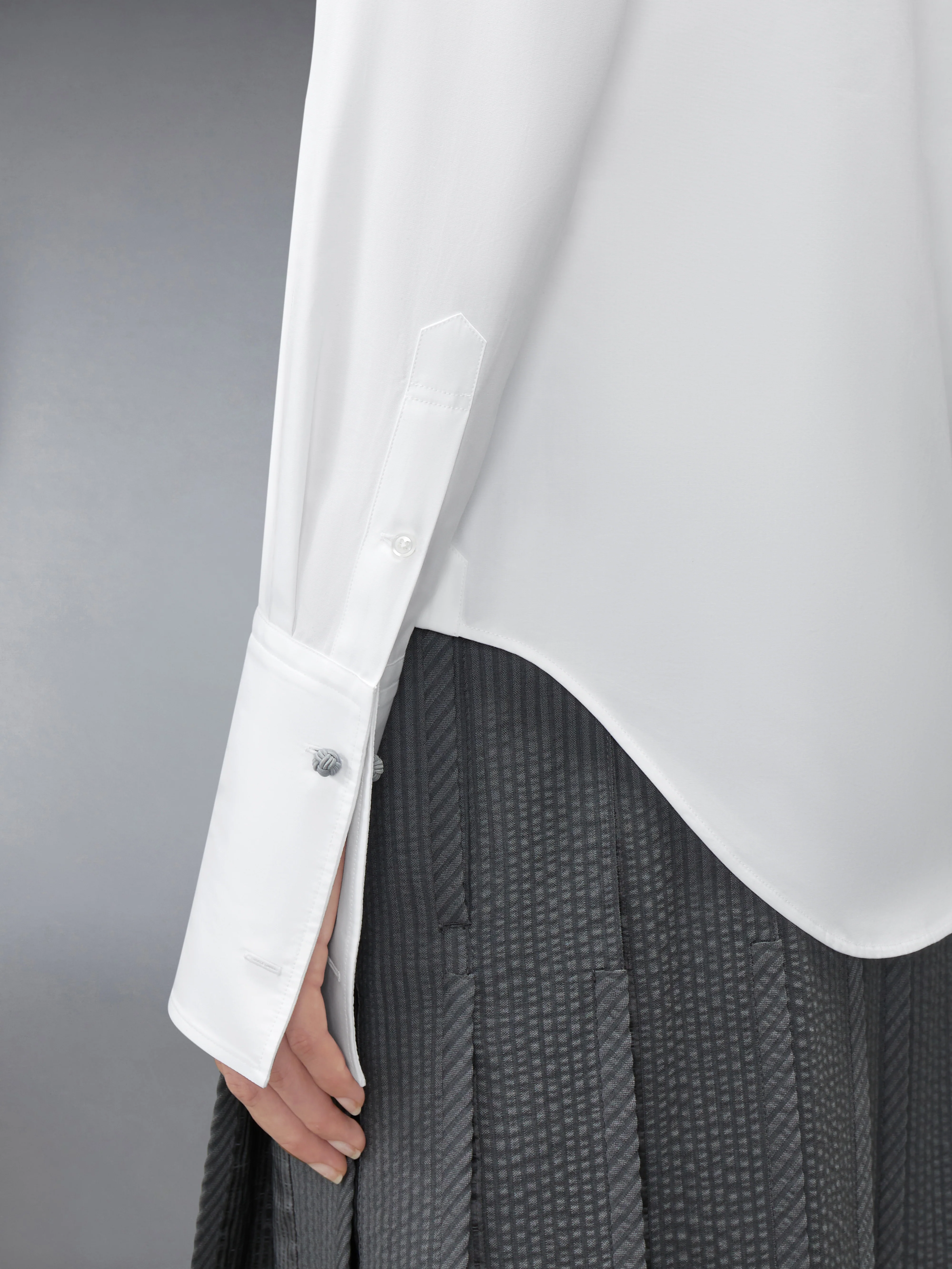 SOLID POPLIN ARMBAND FRENCH CUFF SHIRT - Image 6