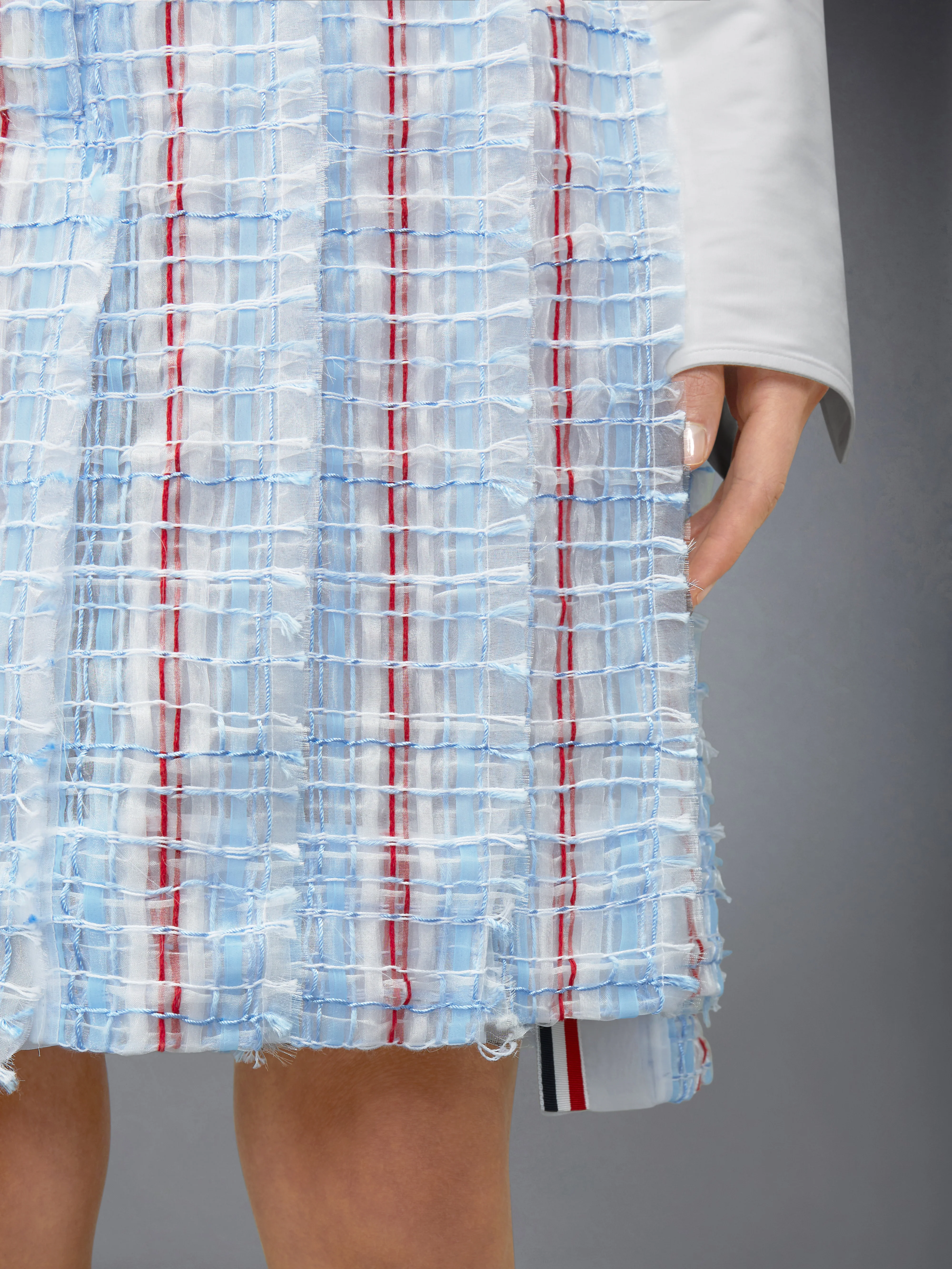 STRIPED SHEER TWEED LOW RISE PLEATED SKIRT - Image 4