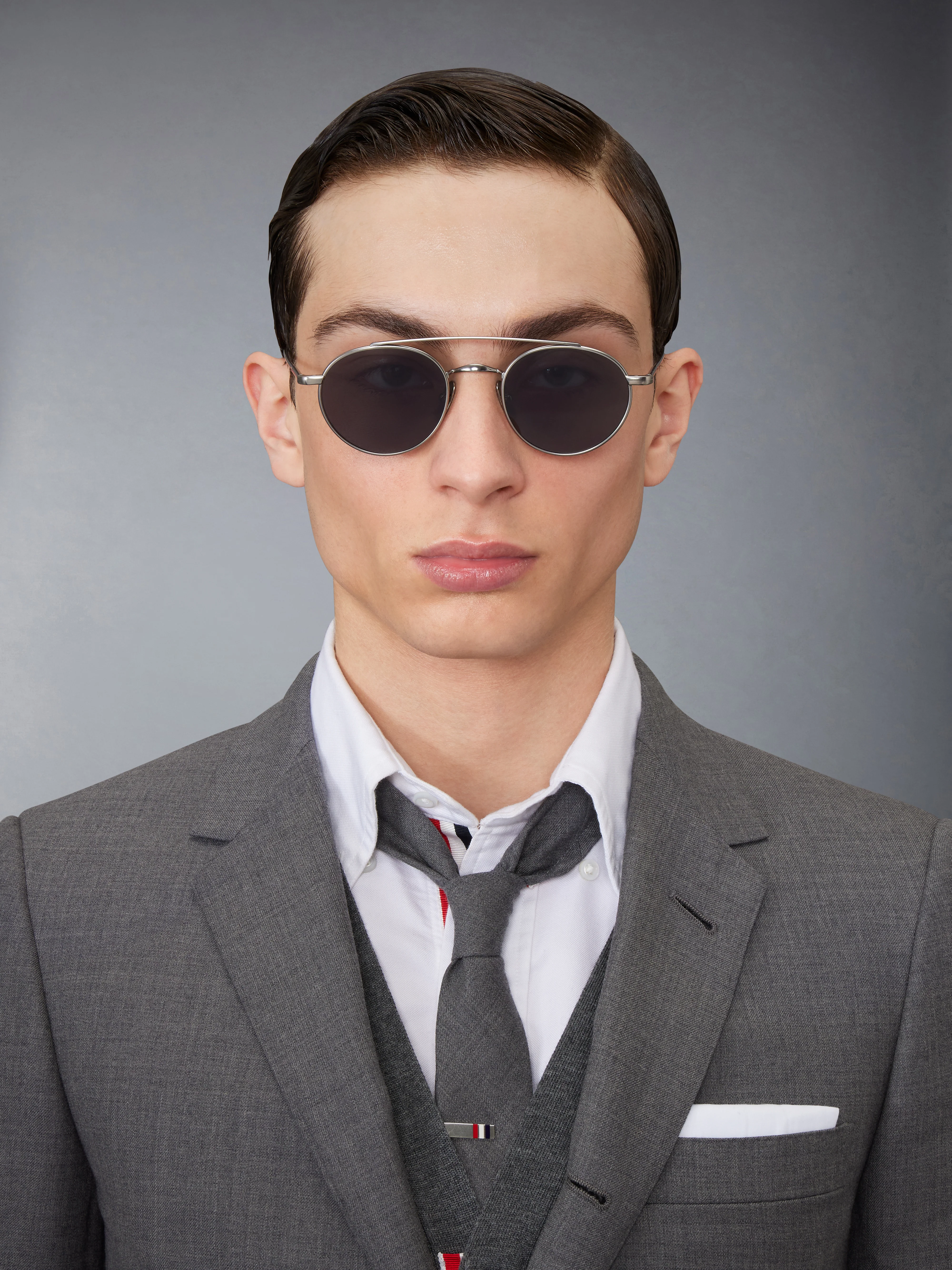 TITANIUM OVAL SUNGLASSES - Image 3