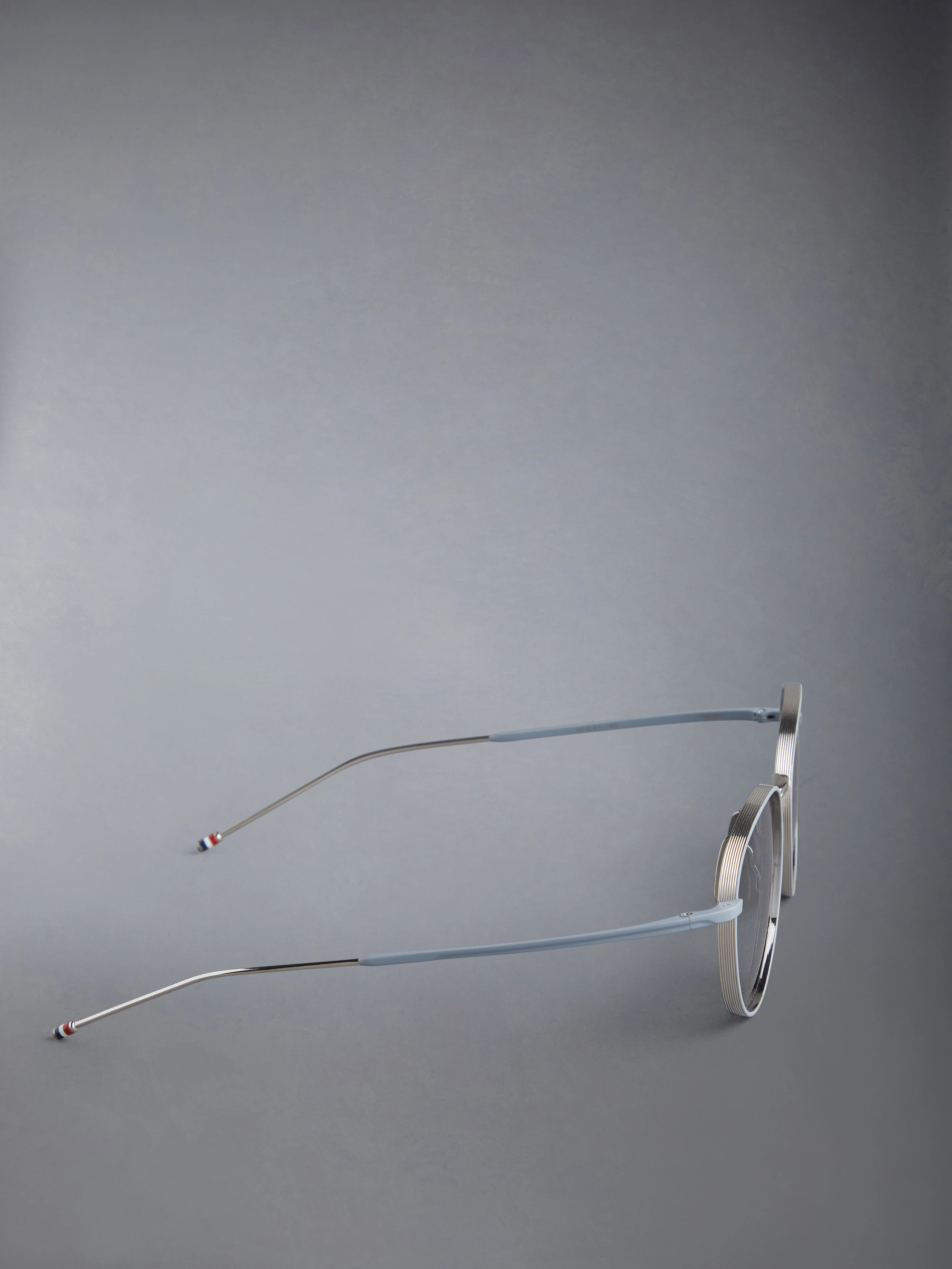 TITANIUM ROUND SUNGLASSES - Image 4
