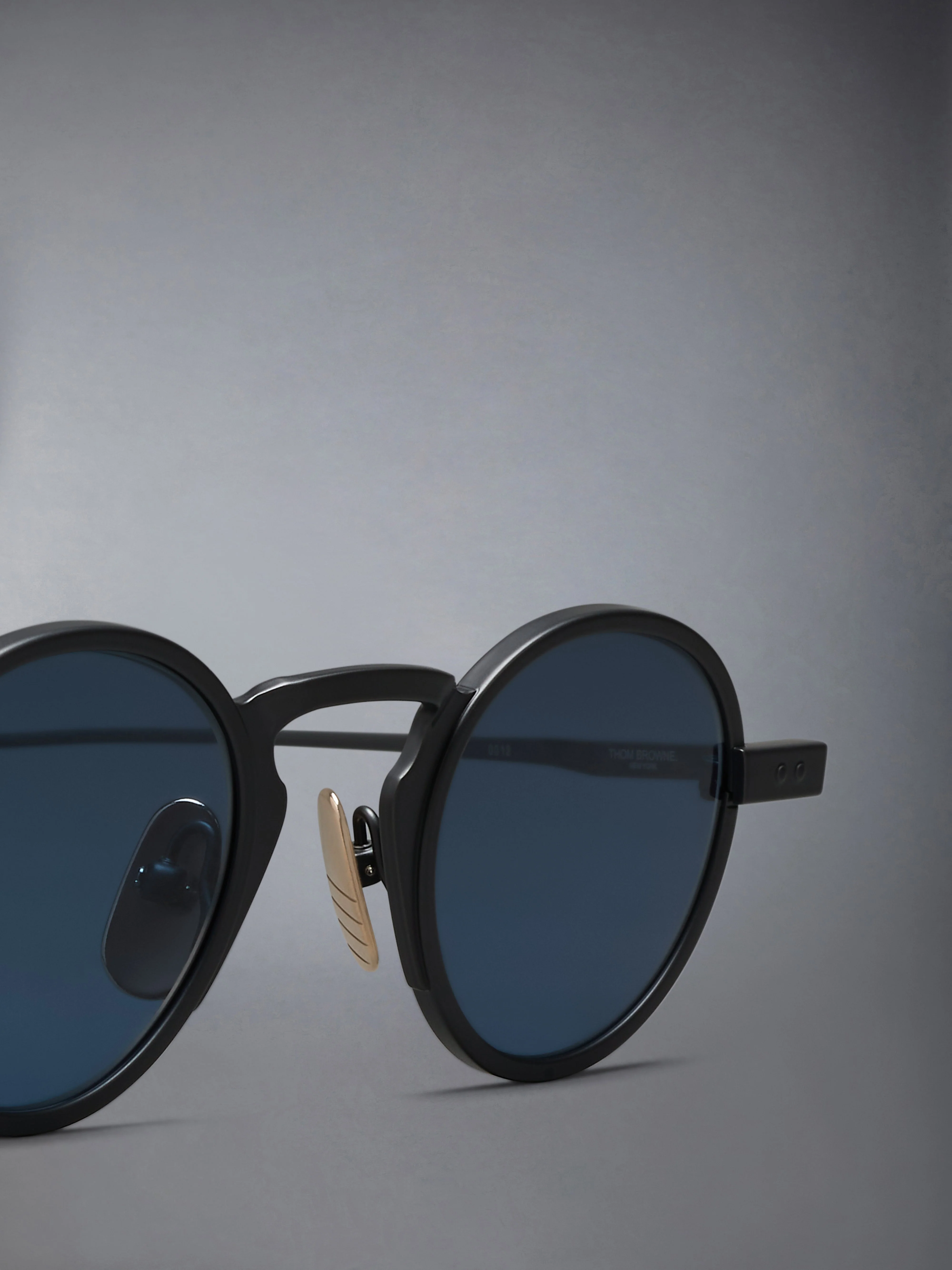 TITANIUM ROUND SUNGLASSES - Image 3