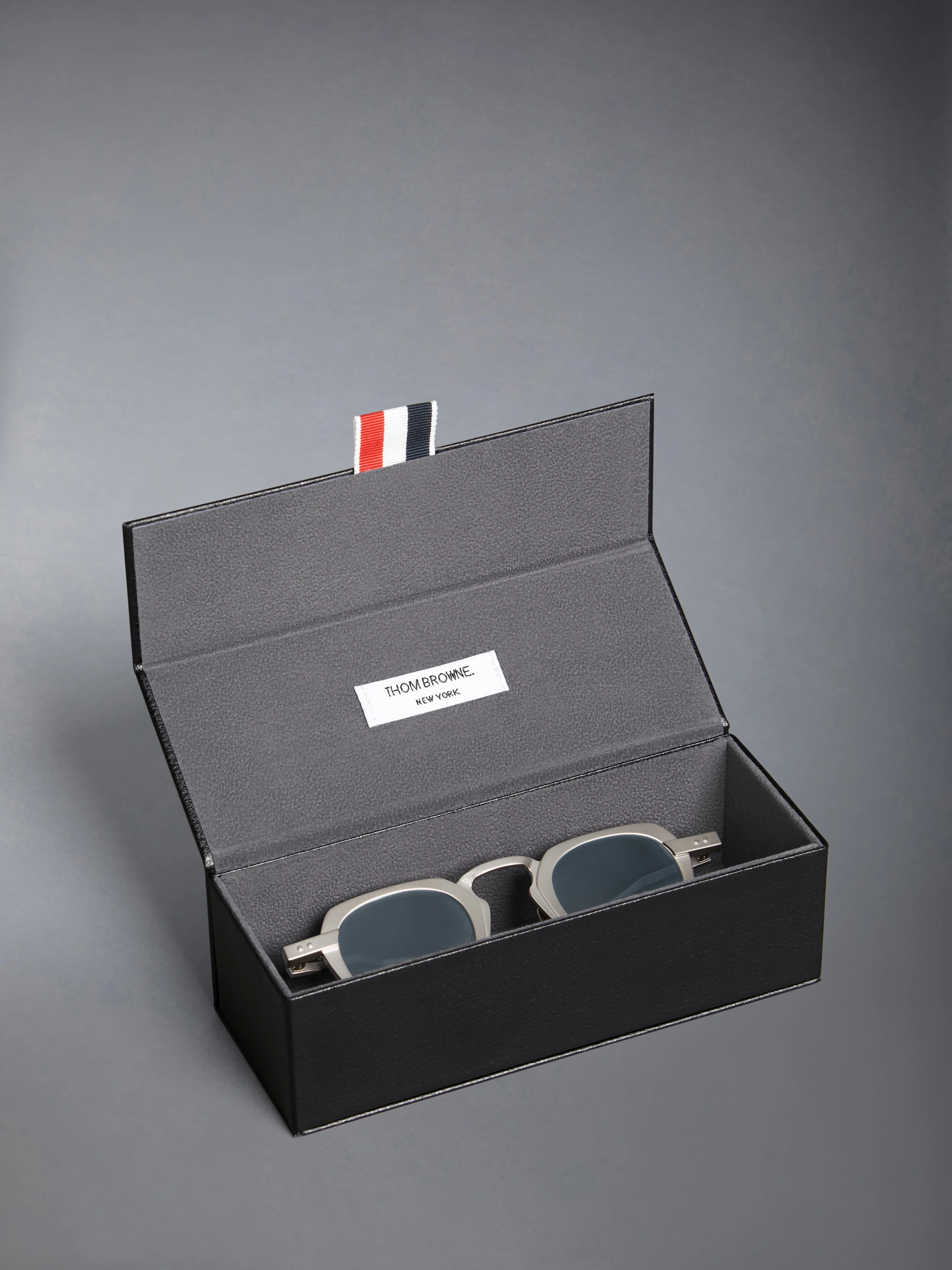 TITANIUM SQUARE SUNGLASSES - Image 4